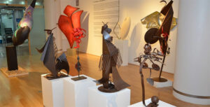 Artistes Marocains Célèbres et leurs Contributions à la Sculpture Contemporaine