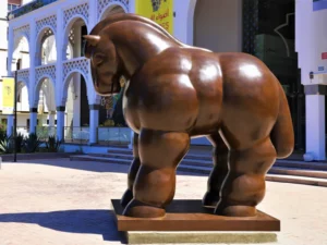 Les Symboles et Motifs dans la Sculpture Marocaine